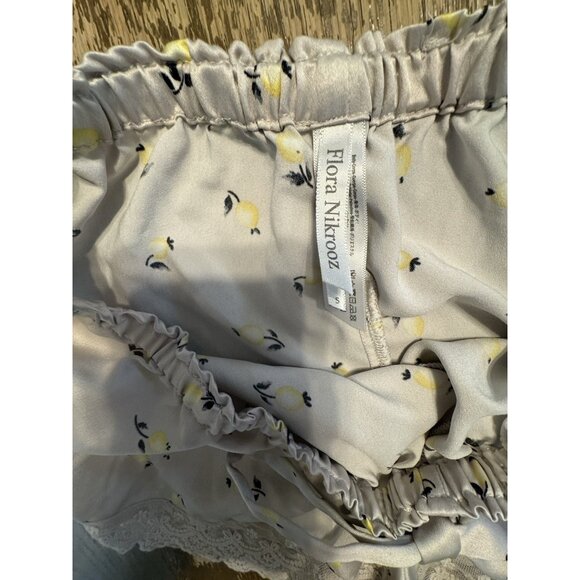 Flora Nikrooz Lace Trim Short Pajamas- Size Small All Over Lemon Print - Picture 7 of 9